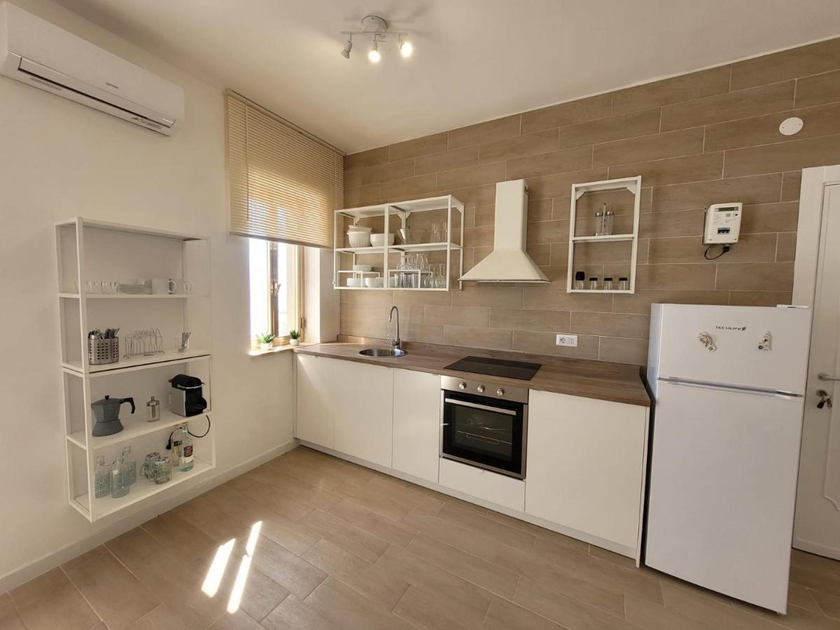 Appartamento Eleni 50M Spiaggia & Shopping Lido Marini Exterior foto