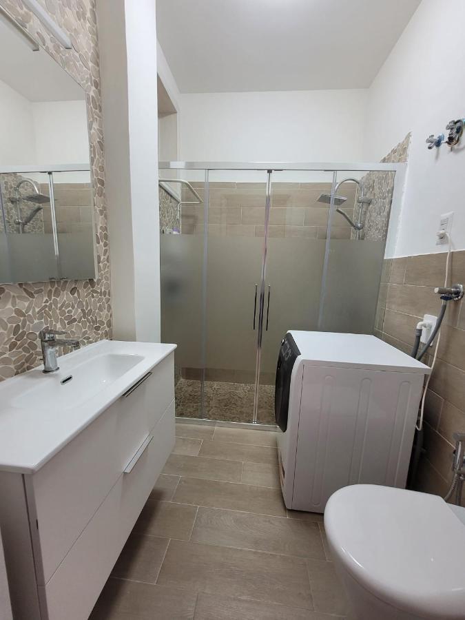 Appartamento Eleni 50M Spiaggia & Shopping Lido Marini Exterior foto