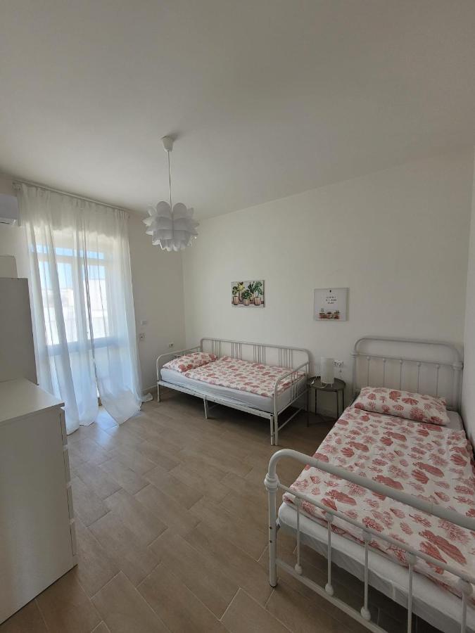 Appartamento Eleni 50M Spiaggia & Shopping Lido Marini Exterior foto